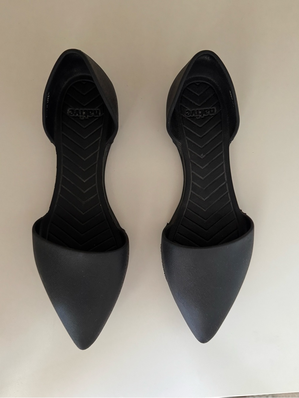 Classic Pointed  Flats - Black